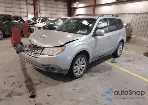 2011 Subaru Forester 2.5X Premium из США, поврежденный, VIN JF2SHADC7BH740131